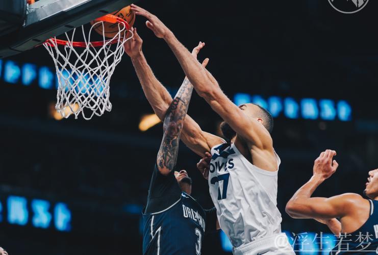 戈贝尔35分钟高效砍下24+14+1+2+1 戈贝尔35分钟高效砍下24+14+1+2+1