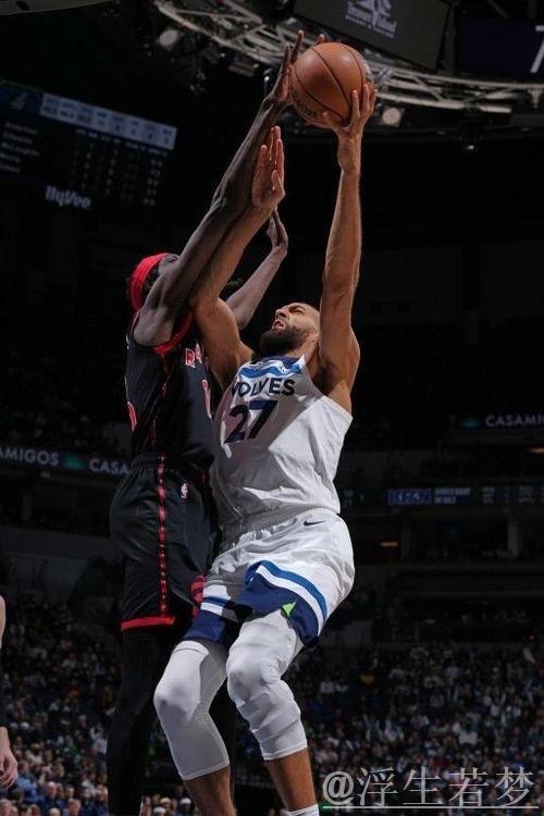 戈贝尔35分钟高效砍下24+14+1+2+1 戈贝尔35分钟高效砍下24+14+1+2+1